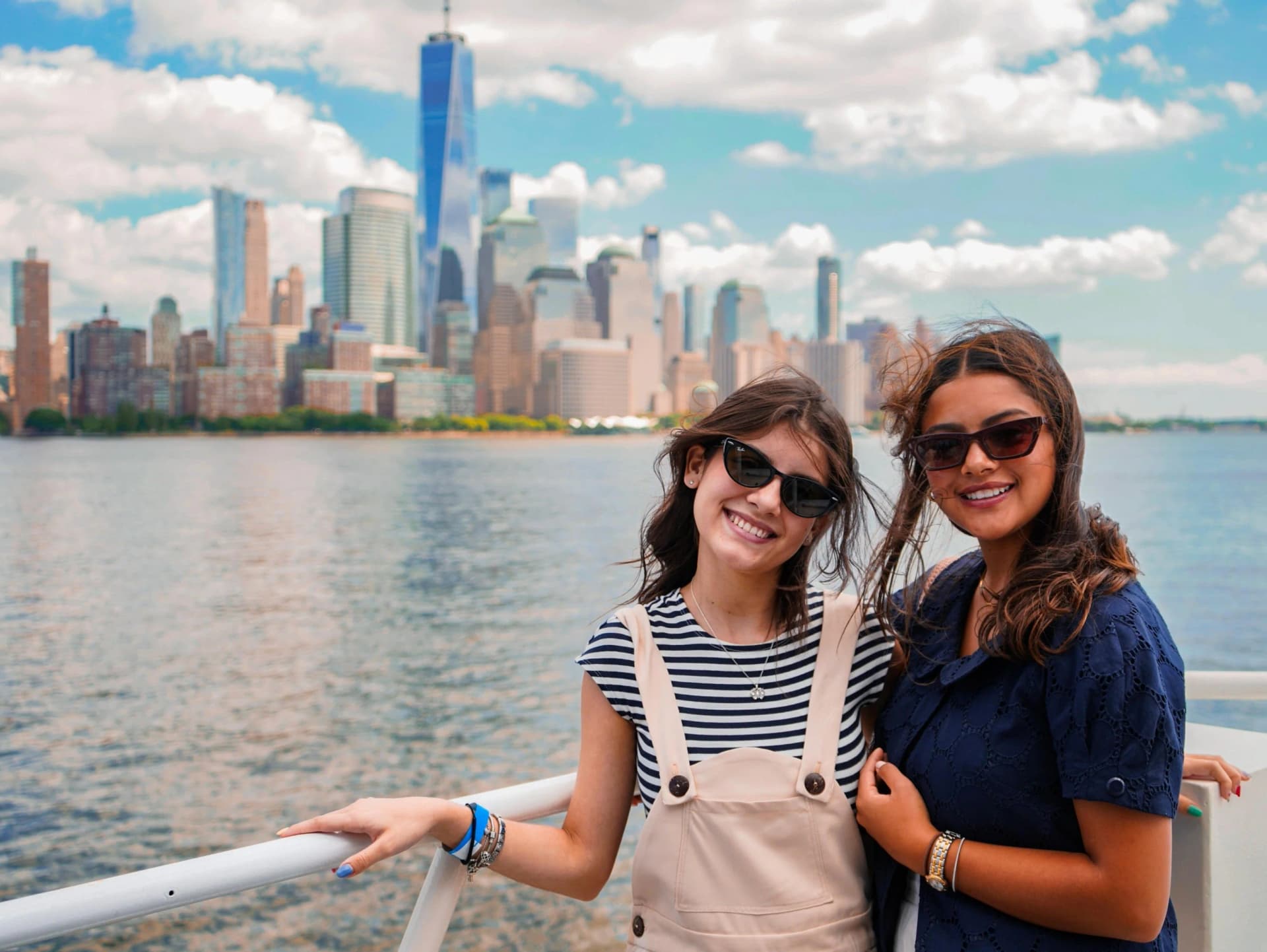 Couple enjoying Starship NYC cruise with skyline views