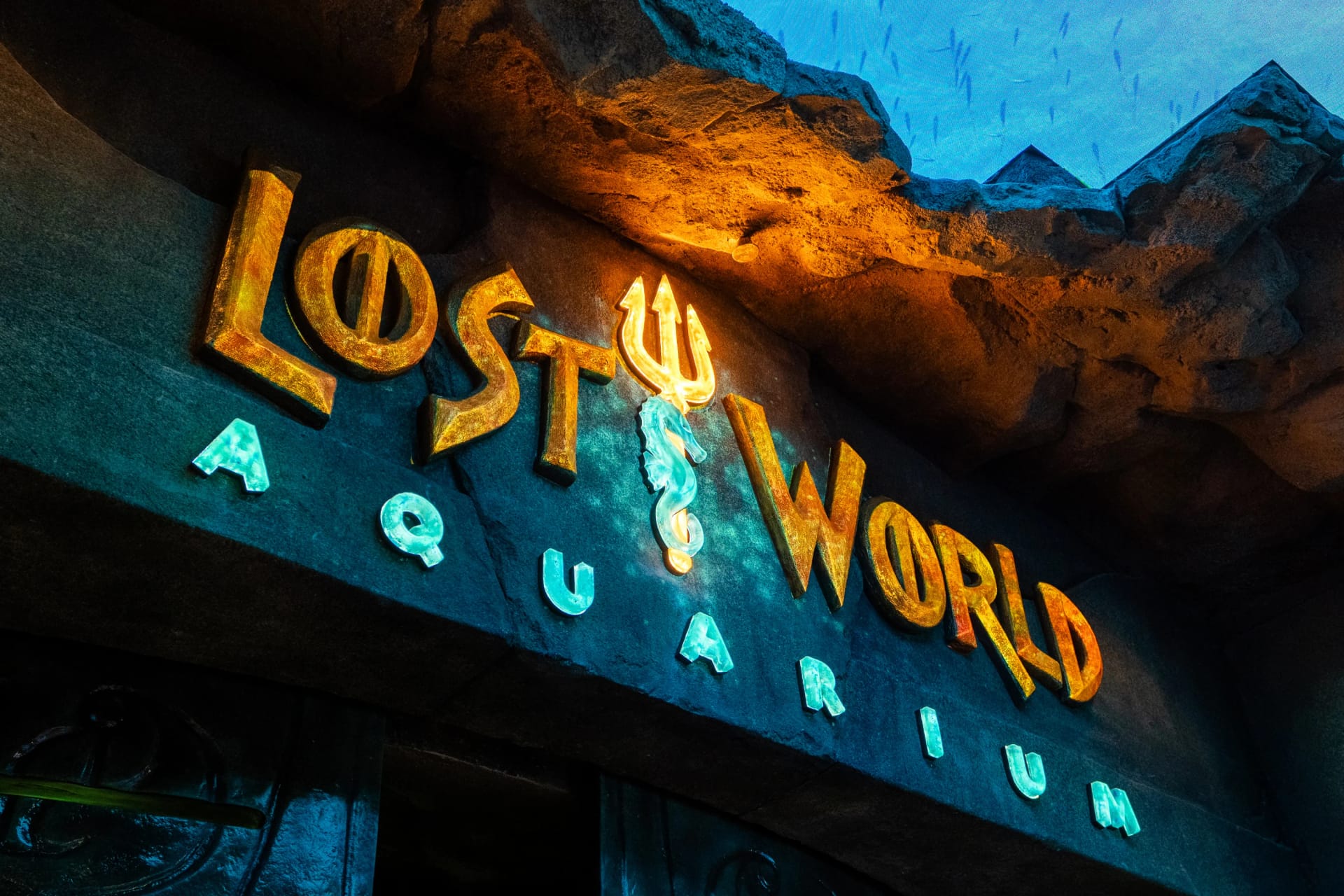 Explore the Lost World Aquarium in Dubai