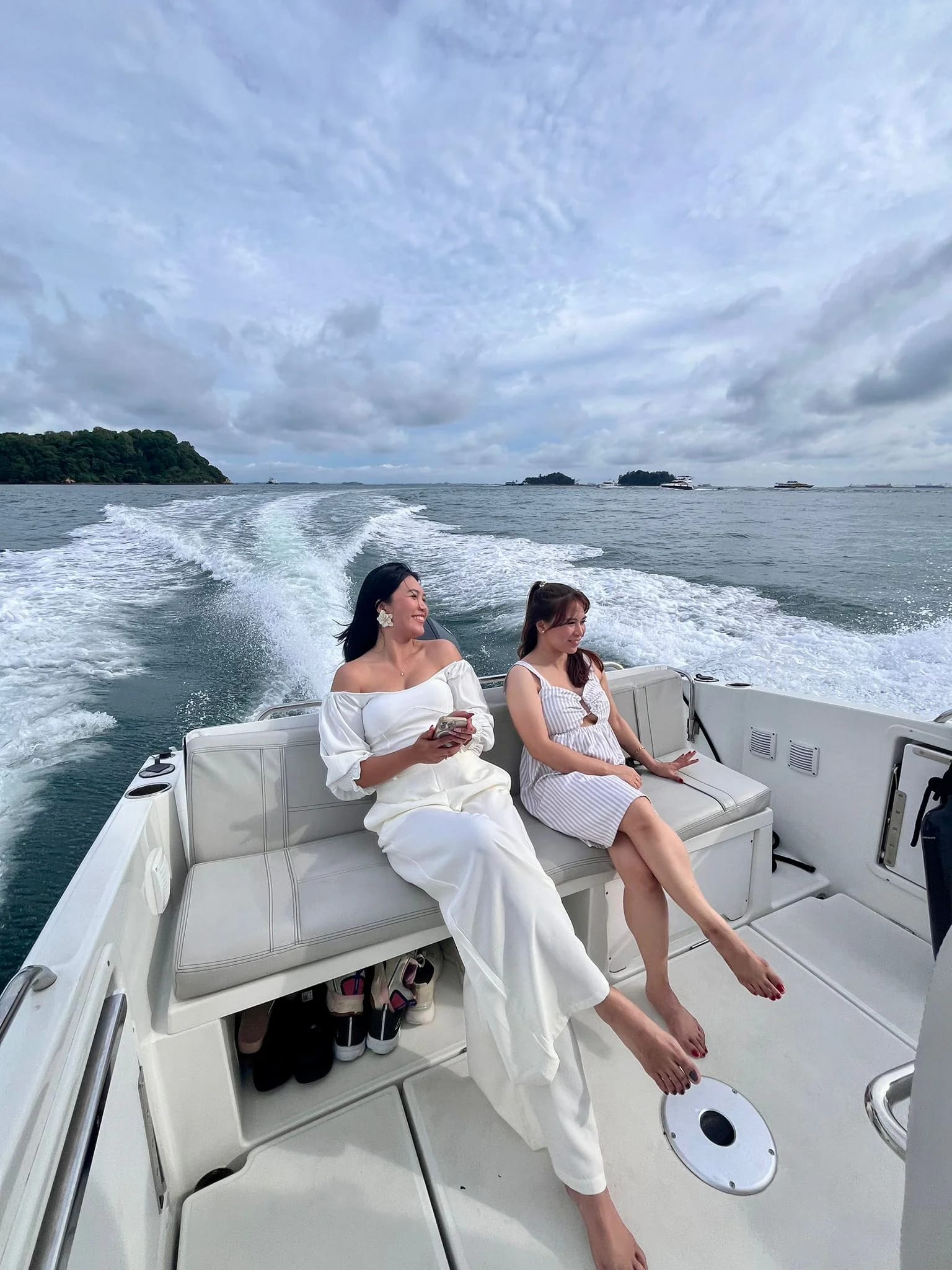 Southern Islands Speedboat tour in Singapore