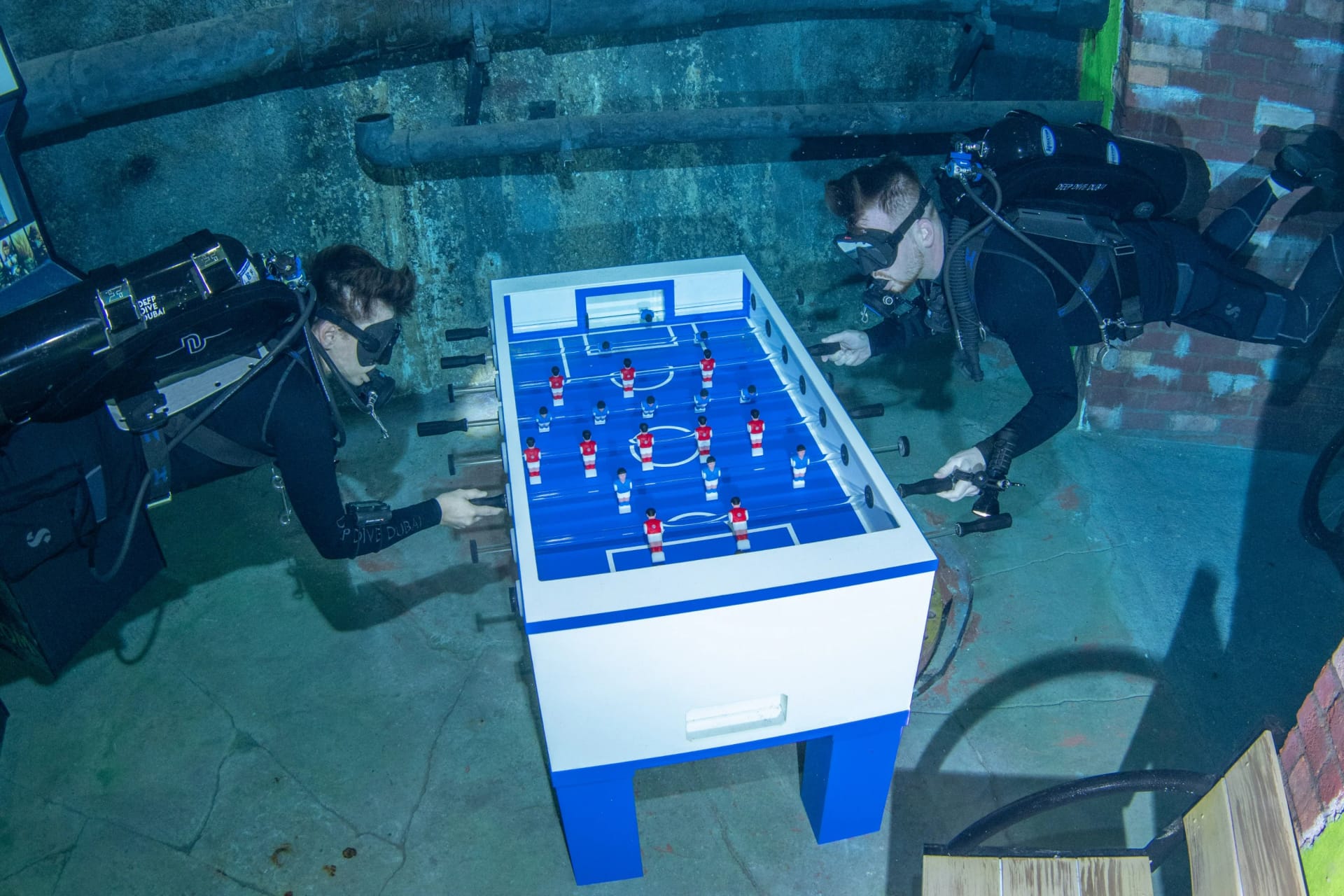 Diving in the world's deepest pool in Dubai