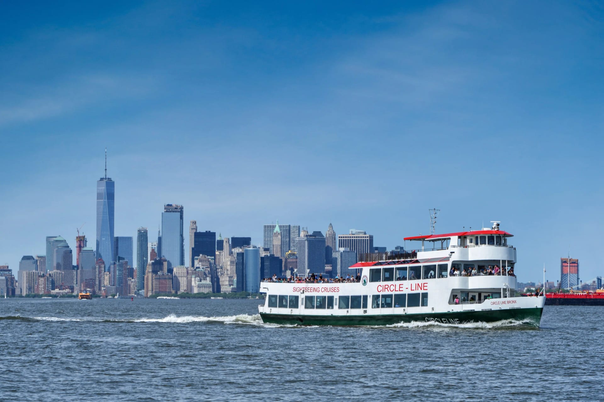 Scenic view of New York Landmarks Cruise