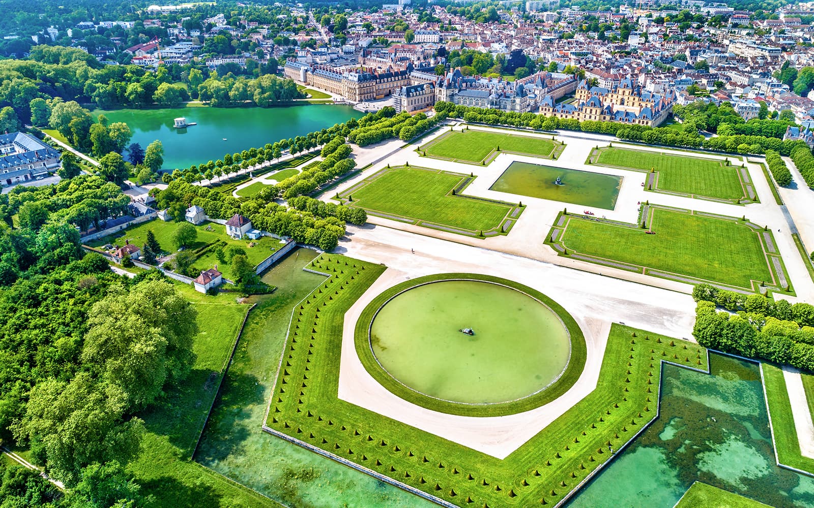 Skip the Line Tickets to Château de Fontainebleau in Paris - Attractions | TickYourList
