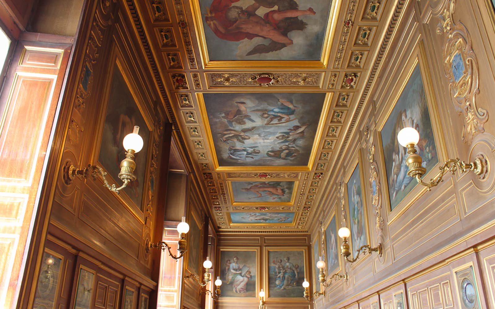 Skip the Line Tickets to Château de Fontainebleau in Paris - Features | TickYourList