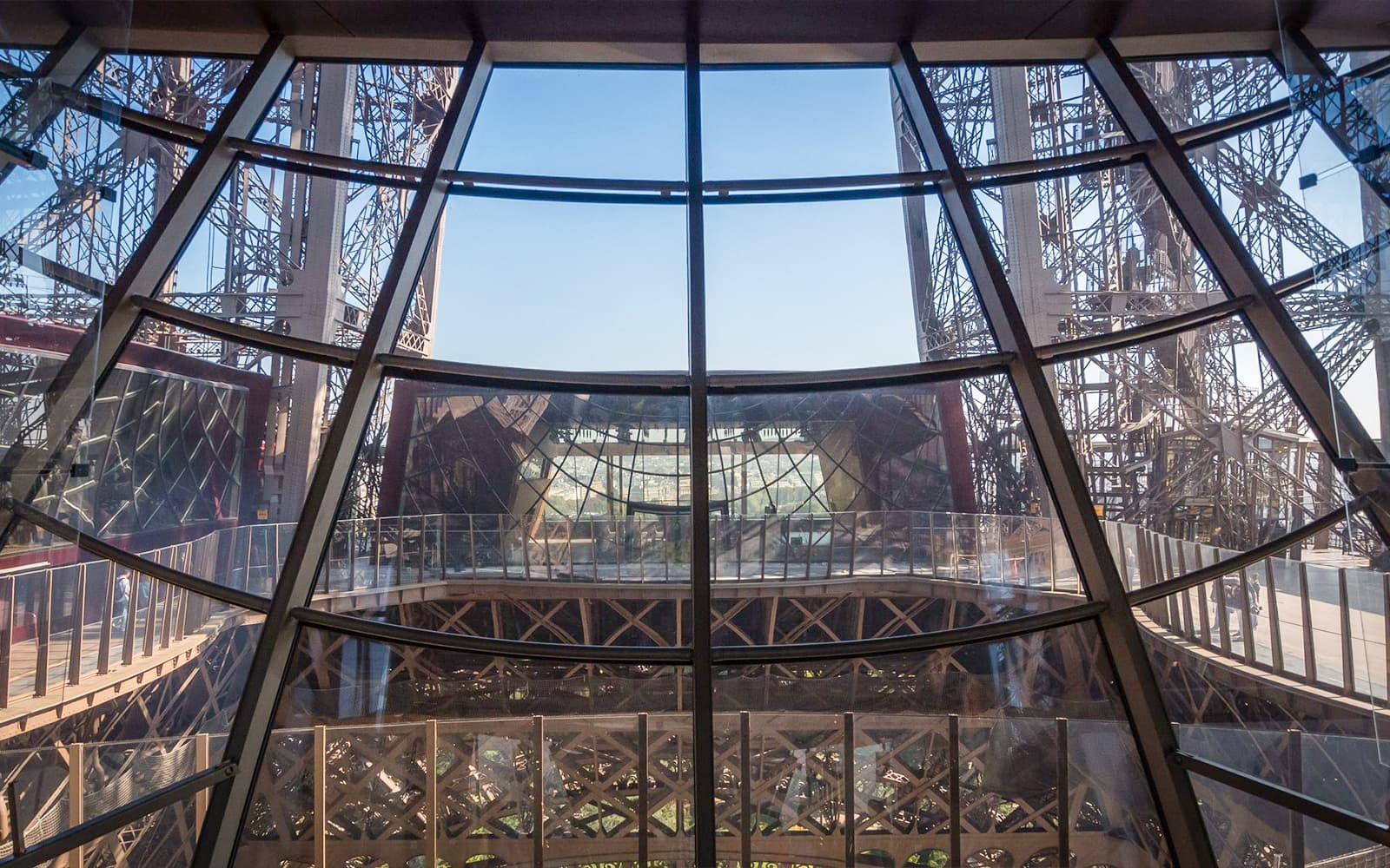 Lunch at Eiffel Tower's Madame Brasserie tickets in Paris - Features | TickYourList