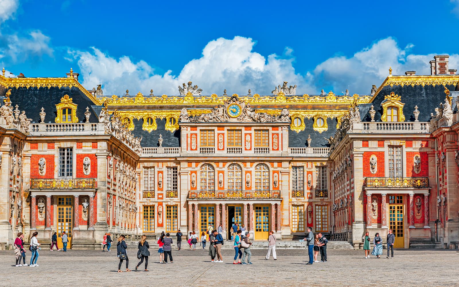 From Paris: Palace of Versailles & Giverny Gardens Guided Tour