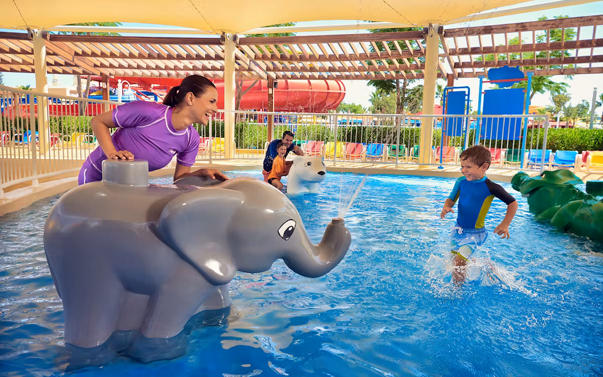 8bdde775-1ed8-4a94-993f-7e0541ab4e40-4238-dubai-legoland-waterpark-02 (1).avif