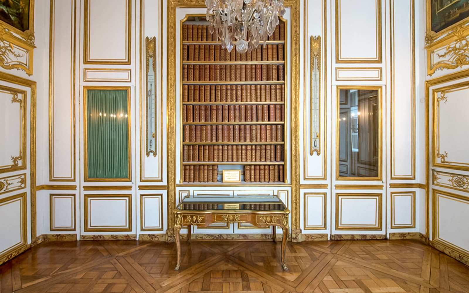 Guided Tour of the King's Private Apartments with Palace of Versailles Skip-the-Line Tickets in Paris - Features | TickYourList