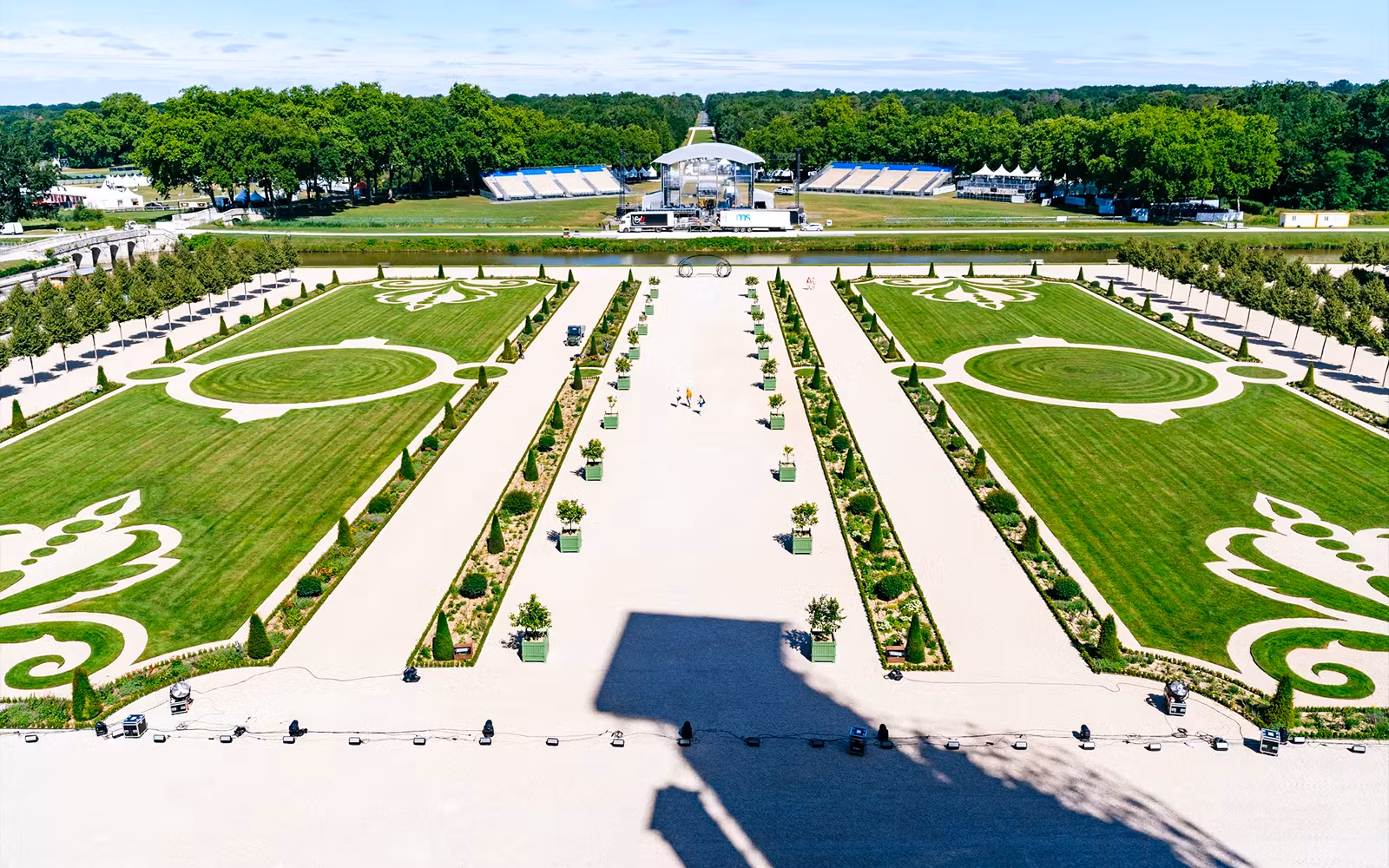 From Paris: Chambord, Chenonceau & Cheverny Castle Day Trip experience tickets in Paris | TickYourList