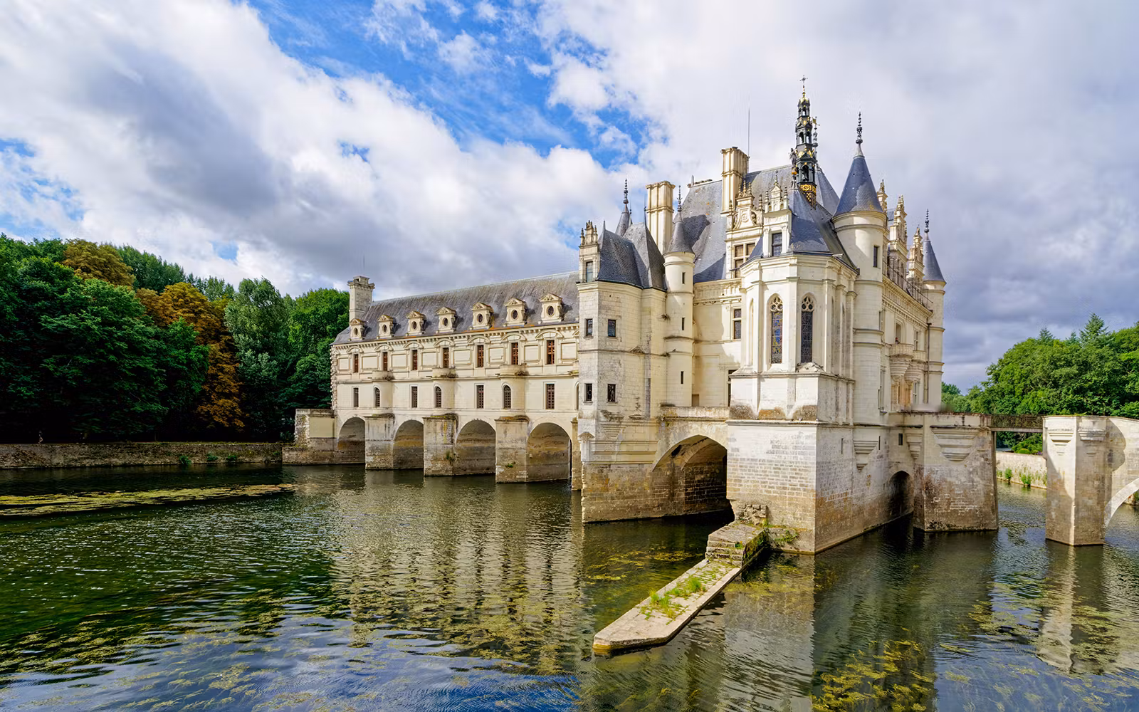 From Paris: Chambord, Chenonceau & Cheverny Castle Day Trip tickets in Paris - Activities | TickYourList