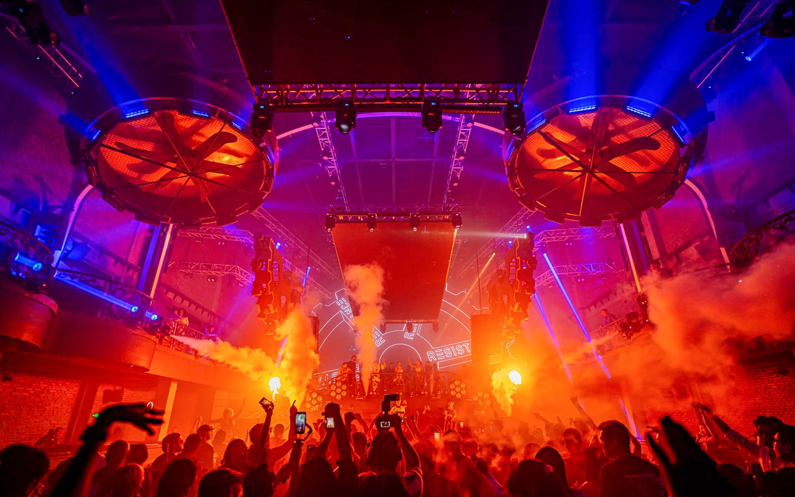 listing card gallery - Image 1 of 6