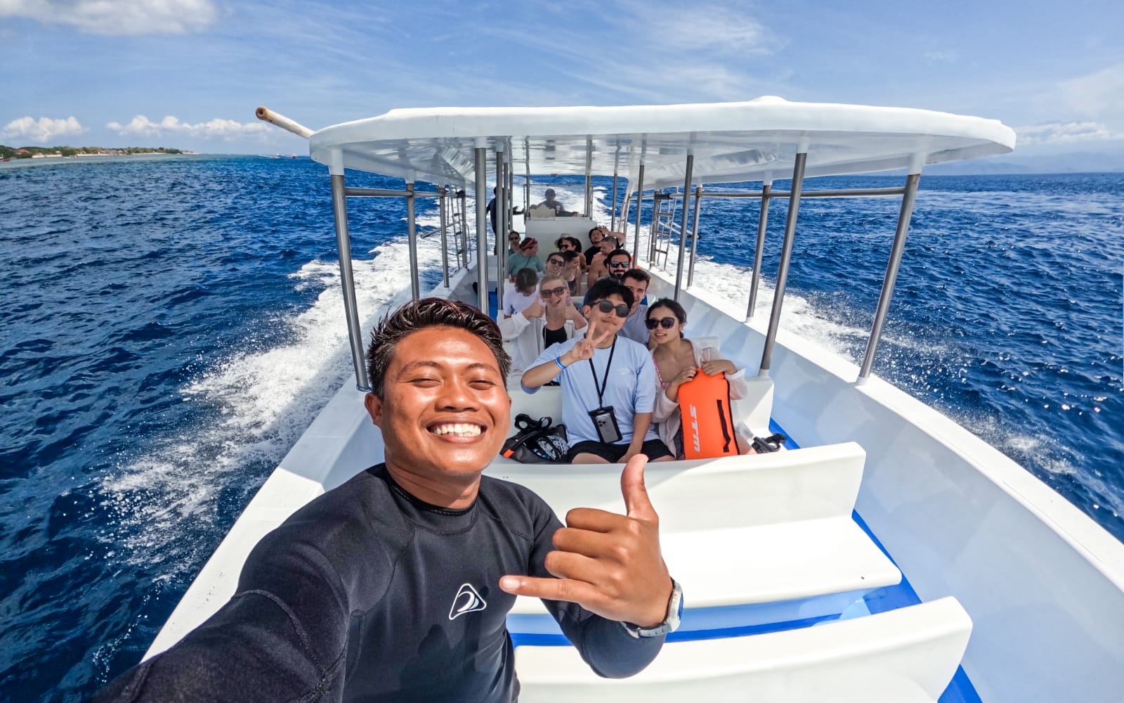 9a8bc69bc1268bc40d492ec187304da1-13243-bali-nusa-lembongan---manta-bay-snorkeling-day-tour-09.jpg