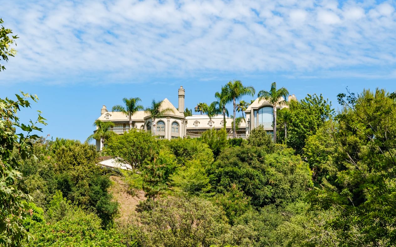 Hollywood Sightseeing & Celebrity Homes Tour from Santa Monica tickets in Los Angeles - Highlights | TickYourList