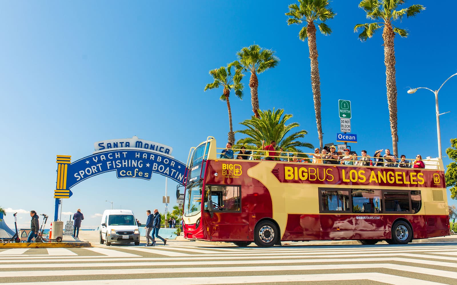 Big Bus: Los Angeles Hop-on Hop-off Bus Tour with Optional Celebrity Homes Tour