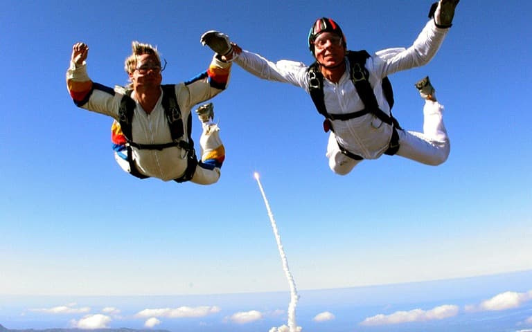 Tandem Skydive tickets in Los Angeles | TickYourList