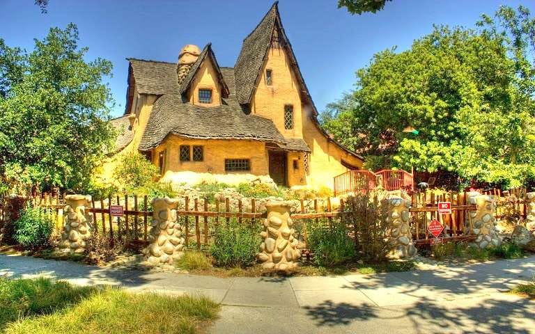 Movie Stars' Homes Tour tickets in Los Angeles - Explore More | TickYourList