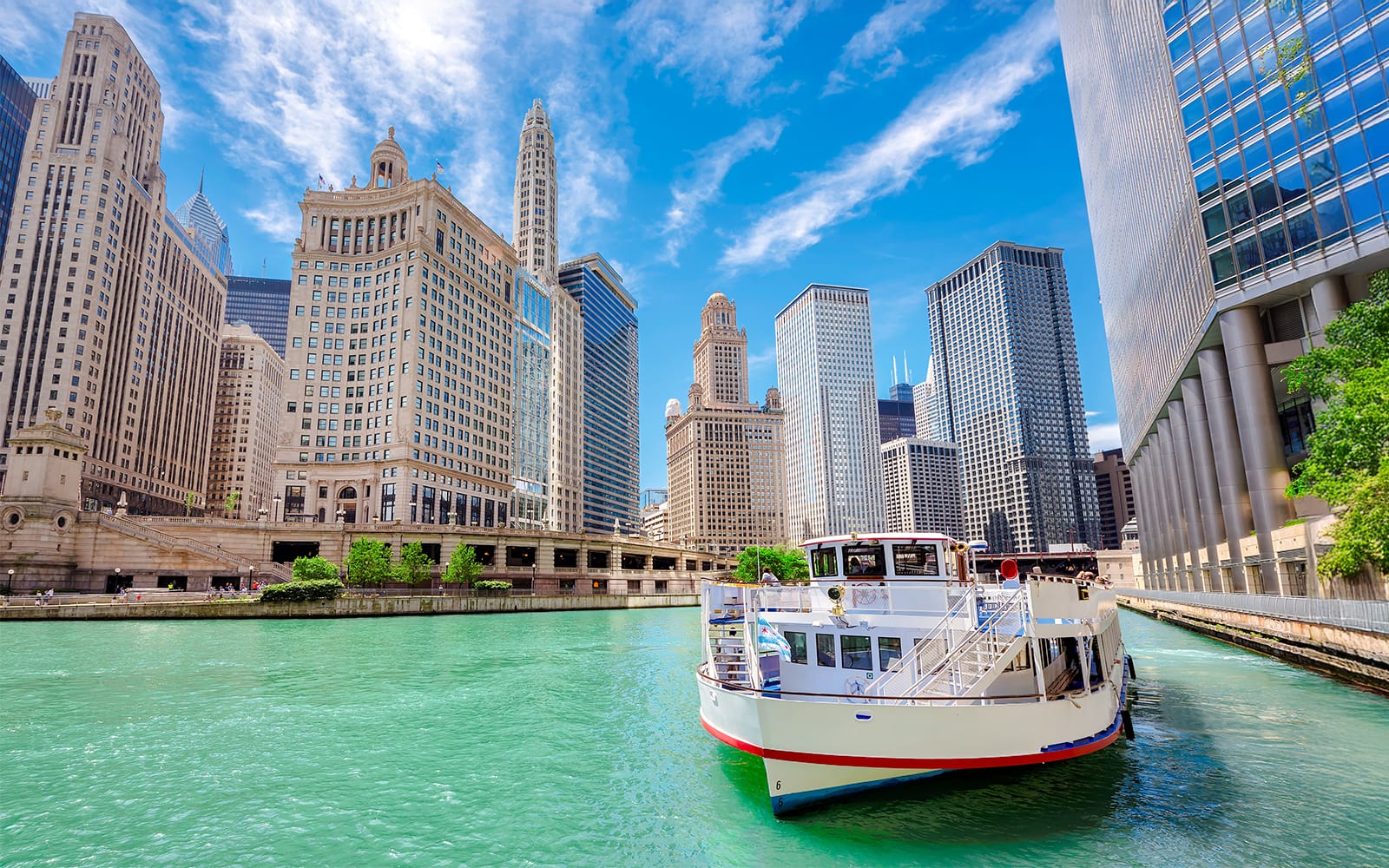 90-min Chicago River and Lake Michigan Architecture Cruise tickets in Chicago - Attractions | TickYourList