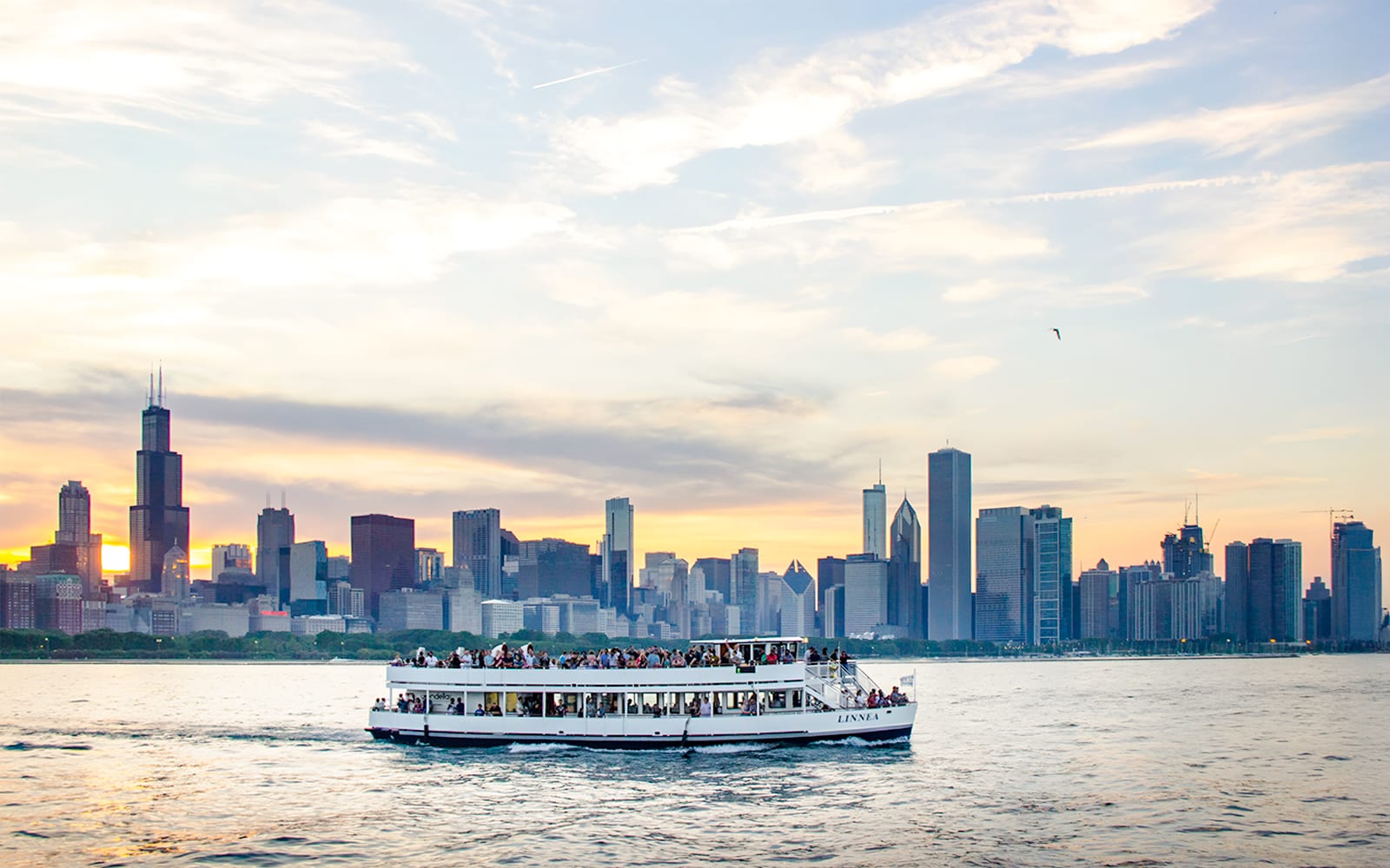 90-min Scenic Sunset Lake Michigan Cruise