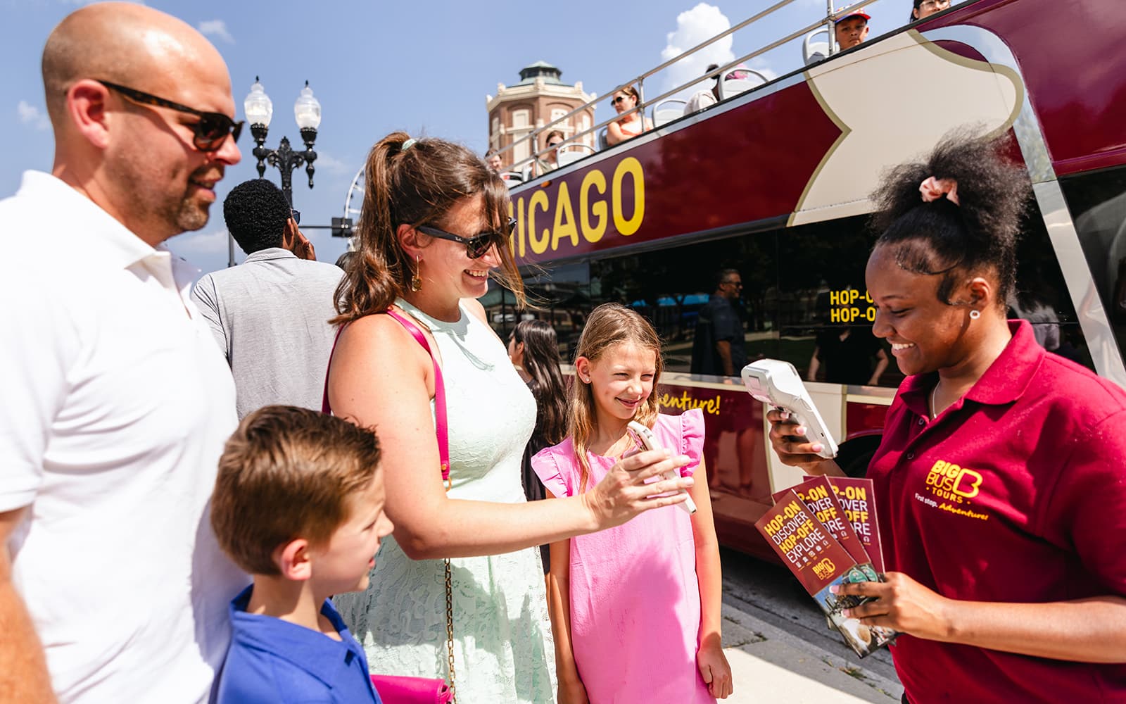 Big Bus: Chicago Hop-on Hop-off Bus Tour tickets in Chicago - Features | TickYourList