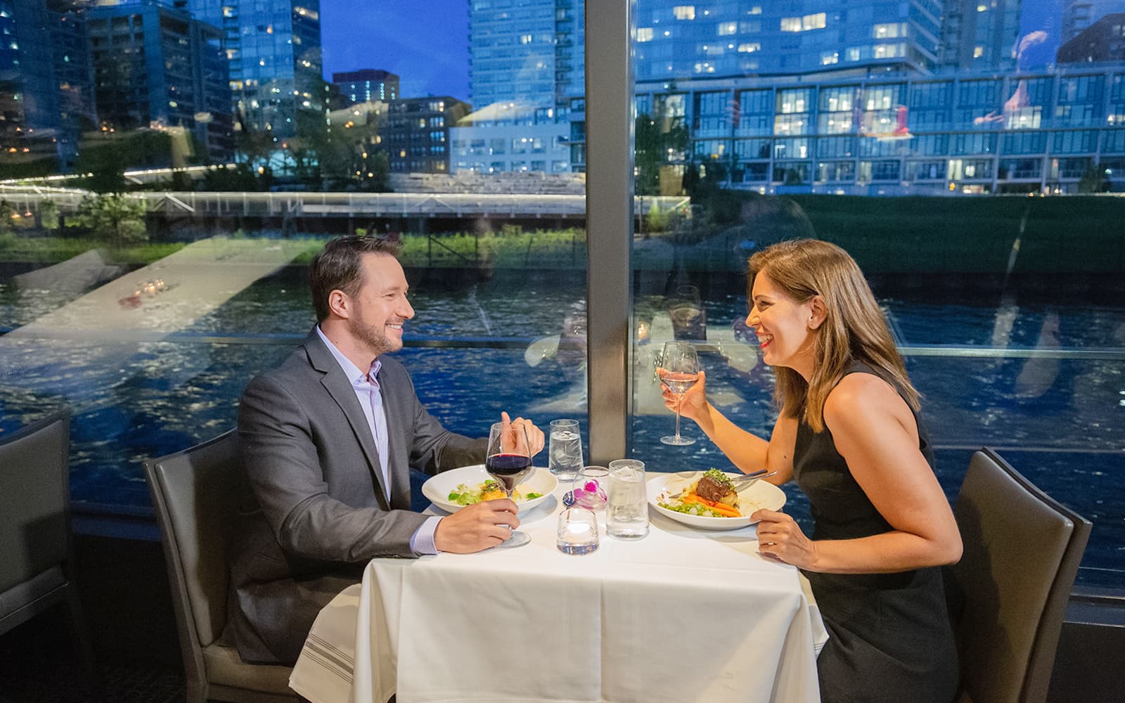Odyssey Chicago River Architecture Dinner Cruise tickets in Chicago - Highlights | TickYourList