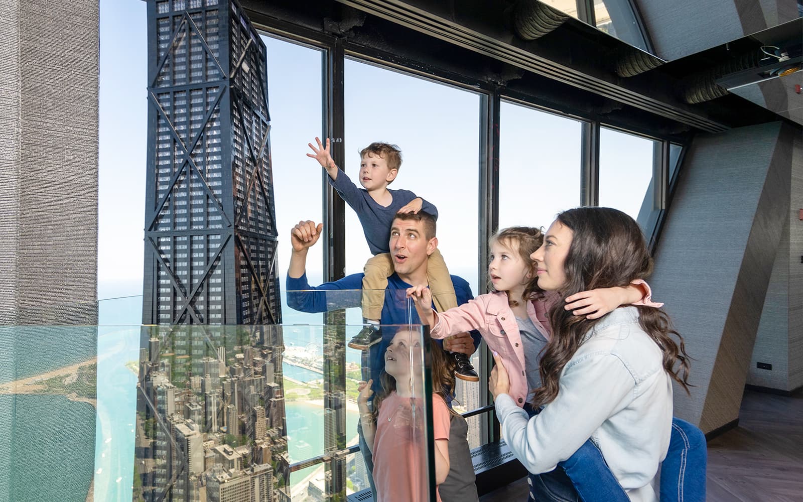 360 Chicago Sip & View