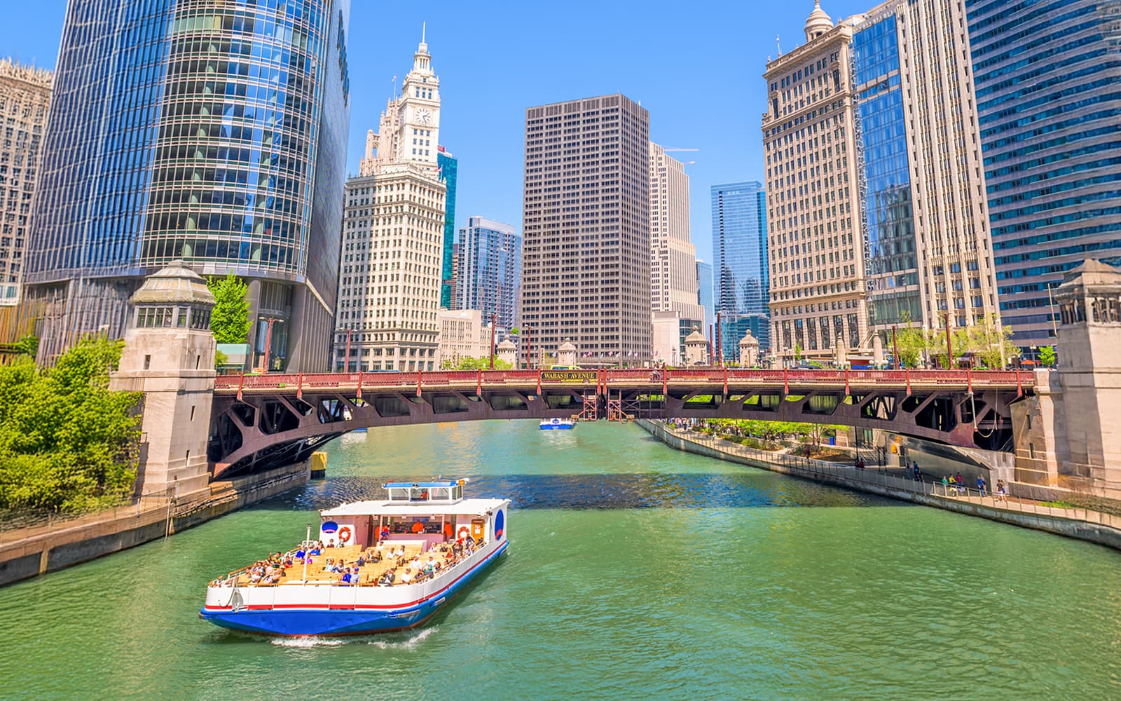 Chicago Skydeck & Architecture Cruise with Small Group Guided Tour tickets in Chicago - Features | TickYourList