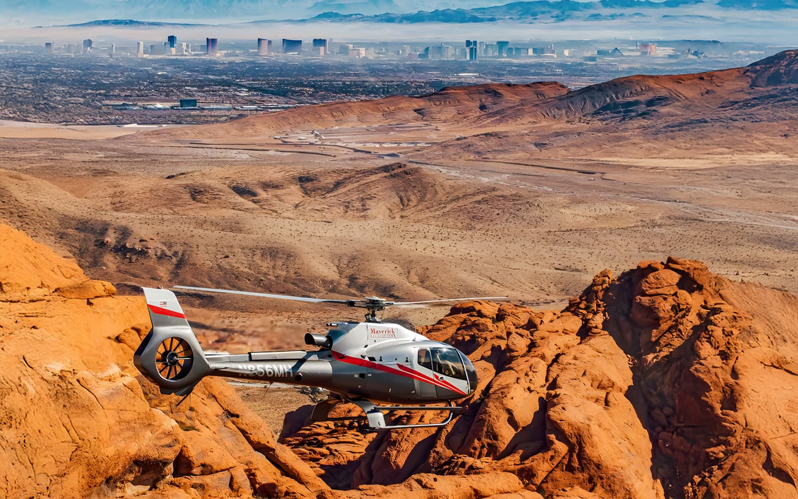 30-min Las Vegas and Red Rock Canyon Helicopter Tour with Vegas Valley Landing