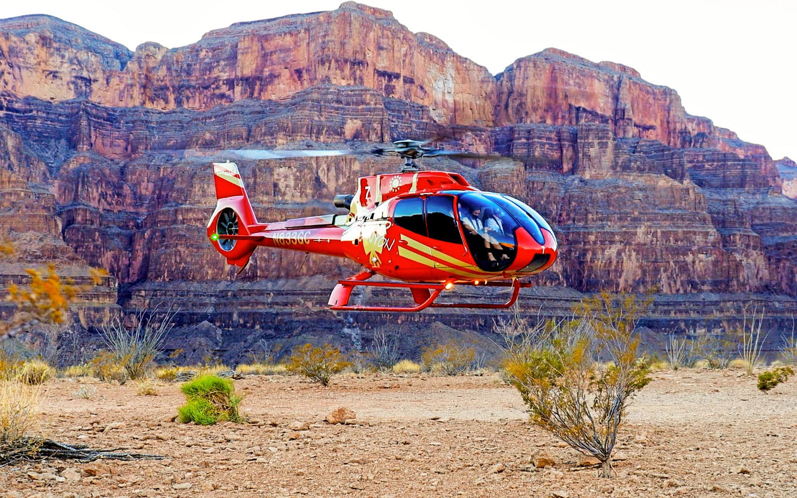 From Las Vegas: Grand Canyon Helicopter Tour & Black Canyon Raft with Champagne & Picnic