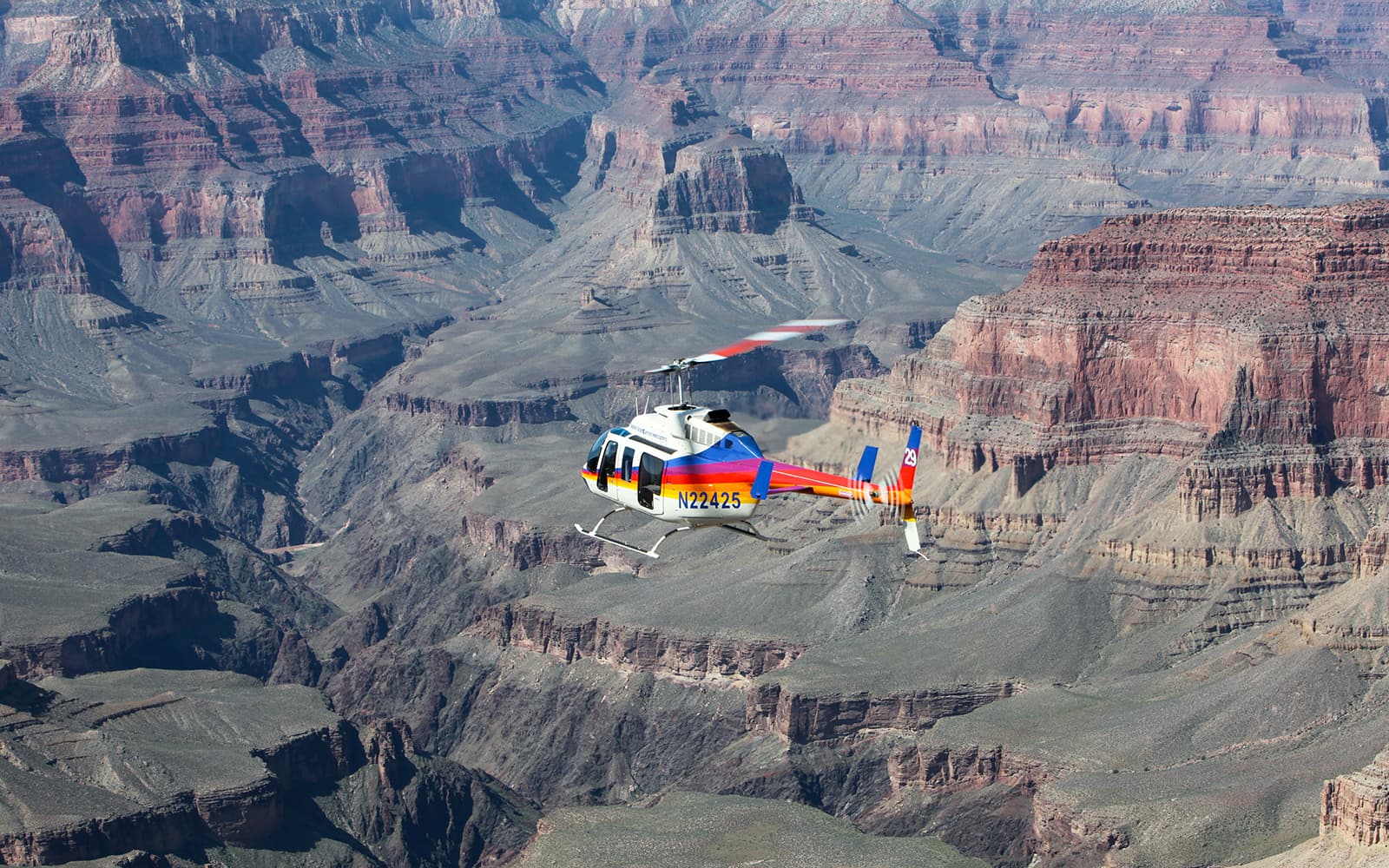 25/45-min Grand Canyon National Park Helicopter/Airplane & Hummer Tour