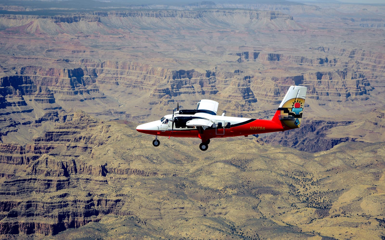 From Las Vegas: Day Trip to Grand Canyon National Park via Airplane plus Guided Hummer Tour