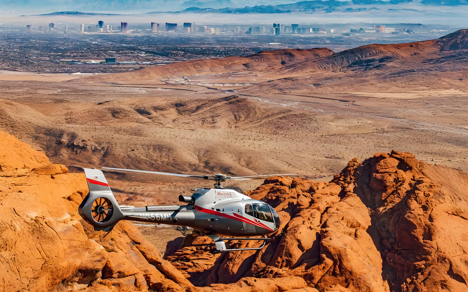 30-min Las Vegas and Red Rock Canyon Helicopter Tour with Vegas Valley Landing
