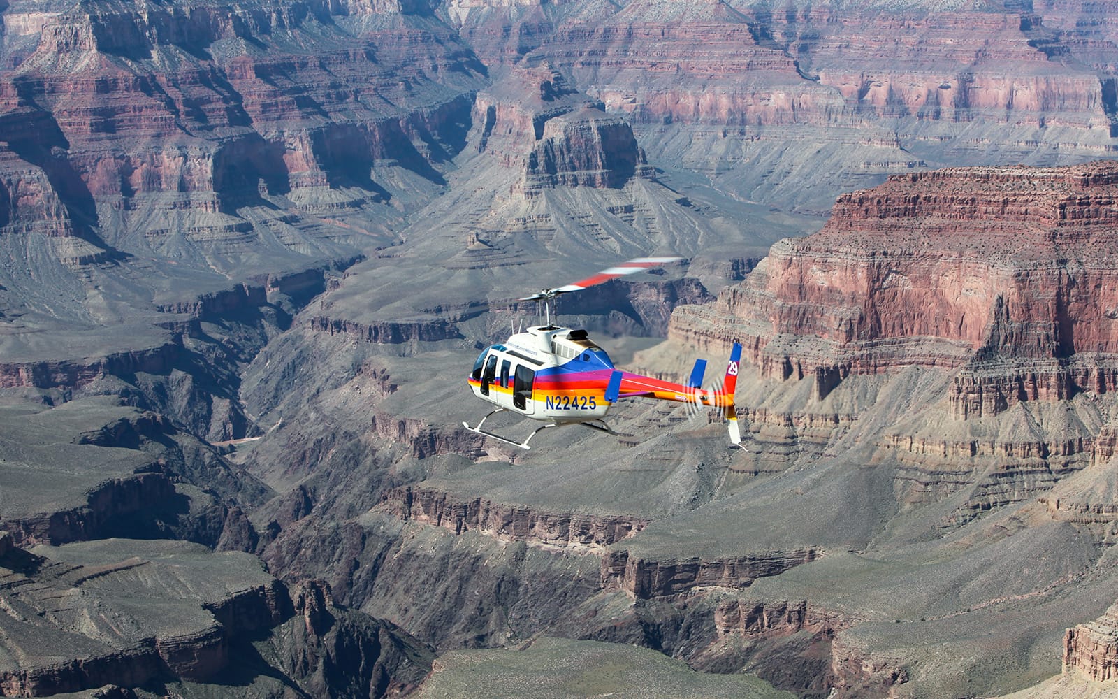 25/45-min Grand Canyon National Park Helicopter/Airplane & Hummer Tour