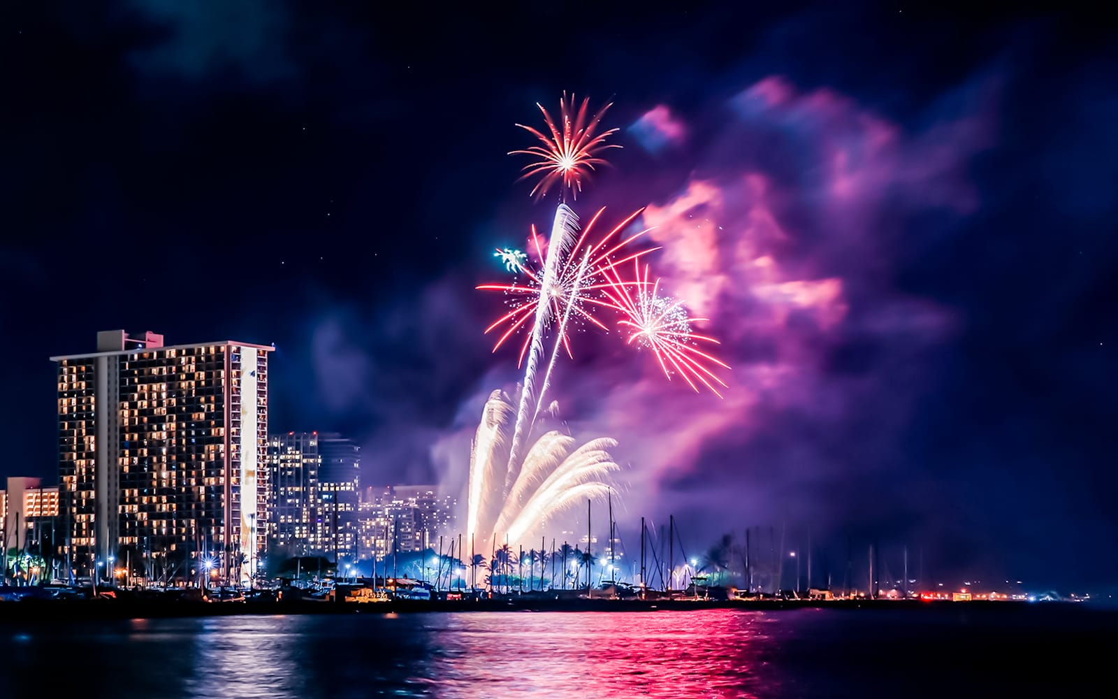 Waikiki Fireworks Cruise tickets in Hawaii - Activities | TickYourList