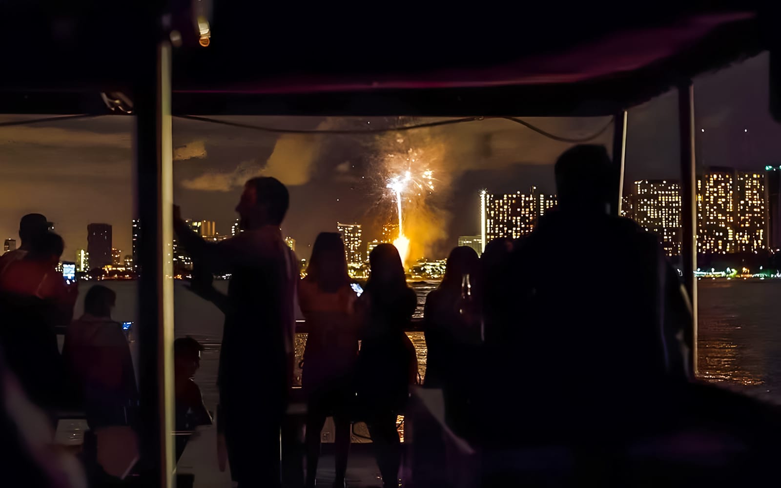 Waikiki Fireworks Cruise tickets in Hawaii - Highlights | TickYourList