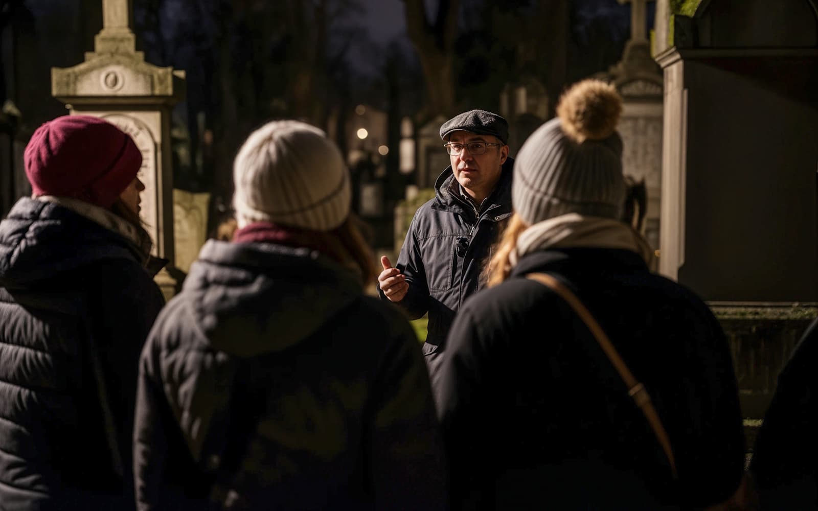 New Orleans: Cemetery Bus Tour at Dark