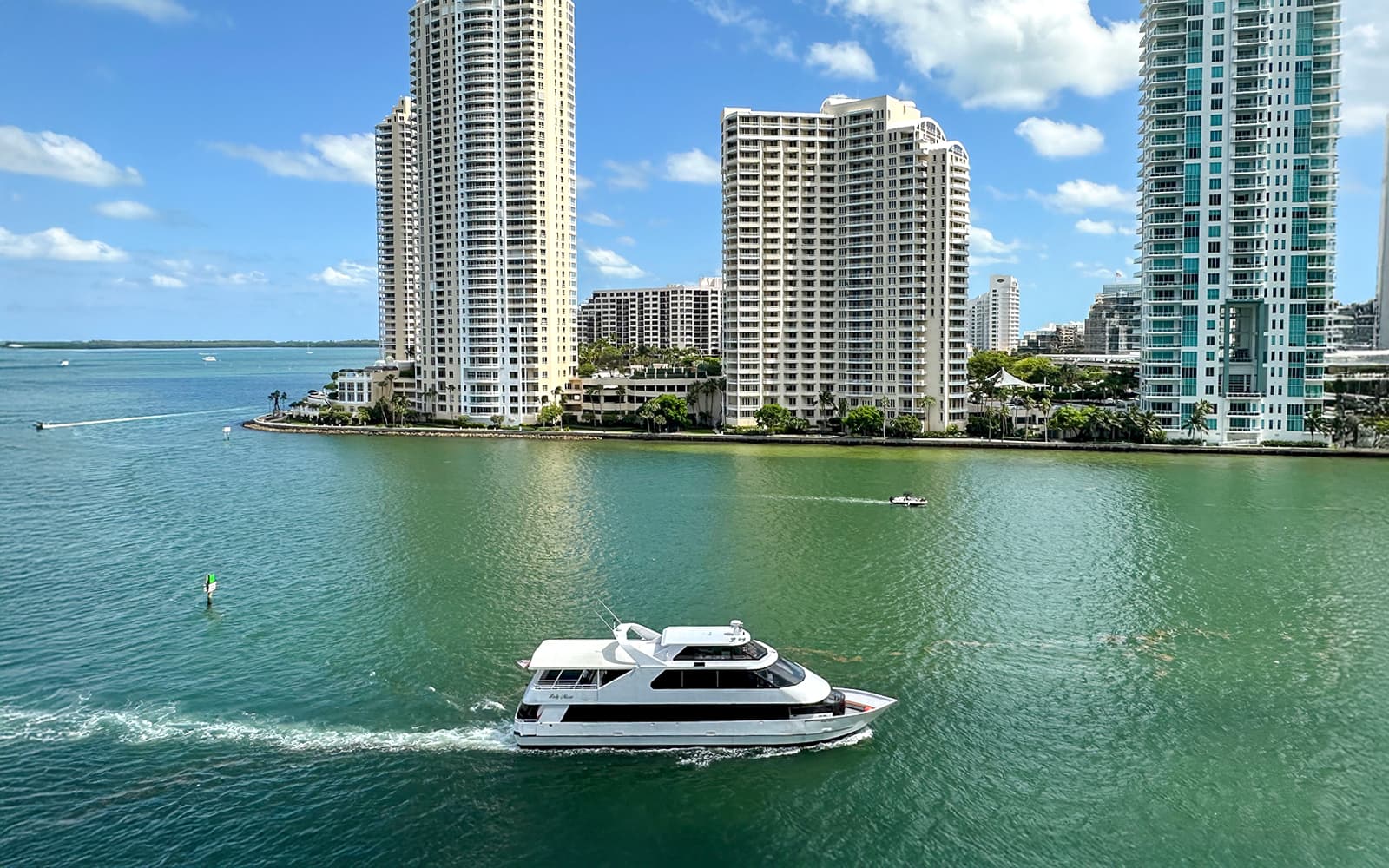 Biscayne Bay & Celebrity Homes Sightseeing Luxury Yacht Cruise