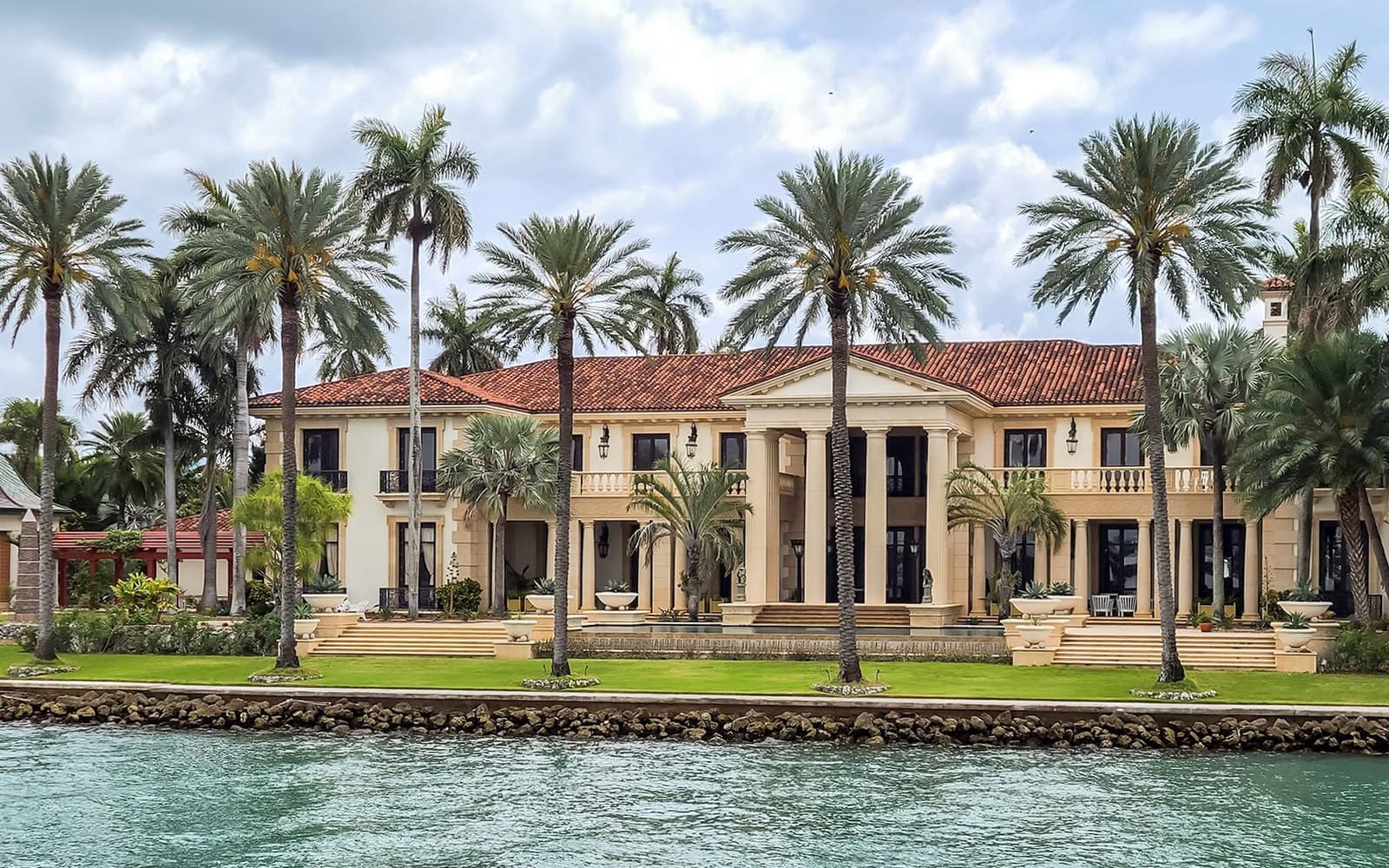 Biscayne Bay & Celebrity Homes Sightseeing Luxury Yacht Cruise tickets in Miami - Highlights | TickYourList