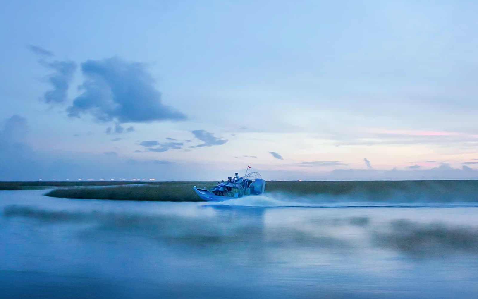 Miami: Sawgrass Recreation Park Airboat Tour at Night tickets in Miami - Features | TickYourList