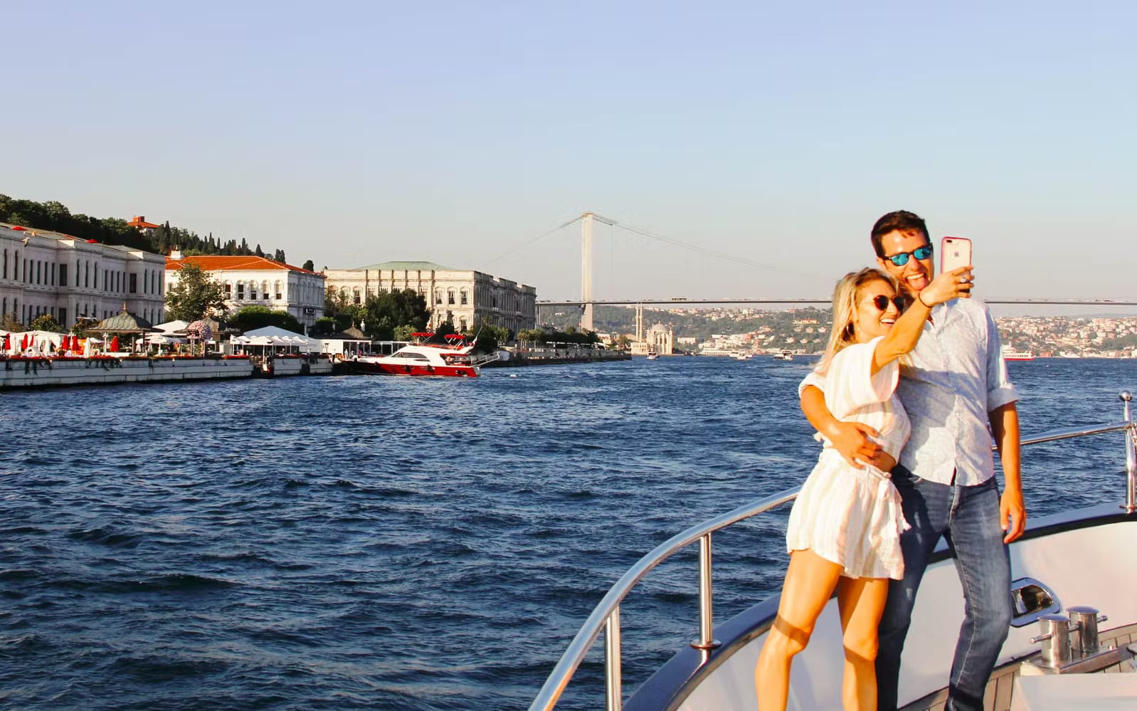 Bosphorus Yacht Daytime or Sunset Cruise with Snacks tickets in Istanbul - Highlights | TickYourList