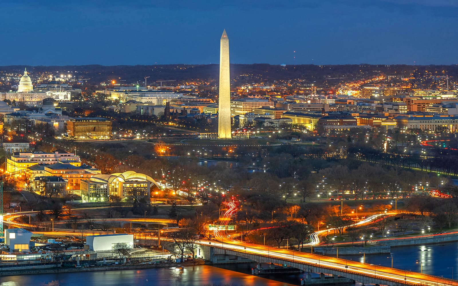 Big Bus: Washington DC Sunset Bus Tour tickets in Washington DC - Features | TickYourList