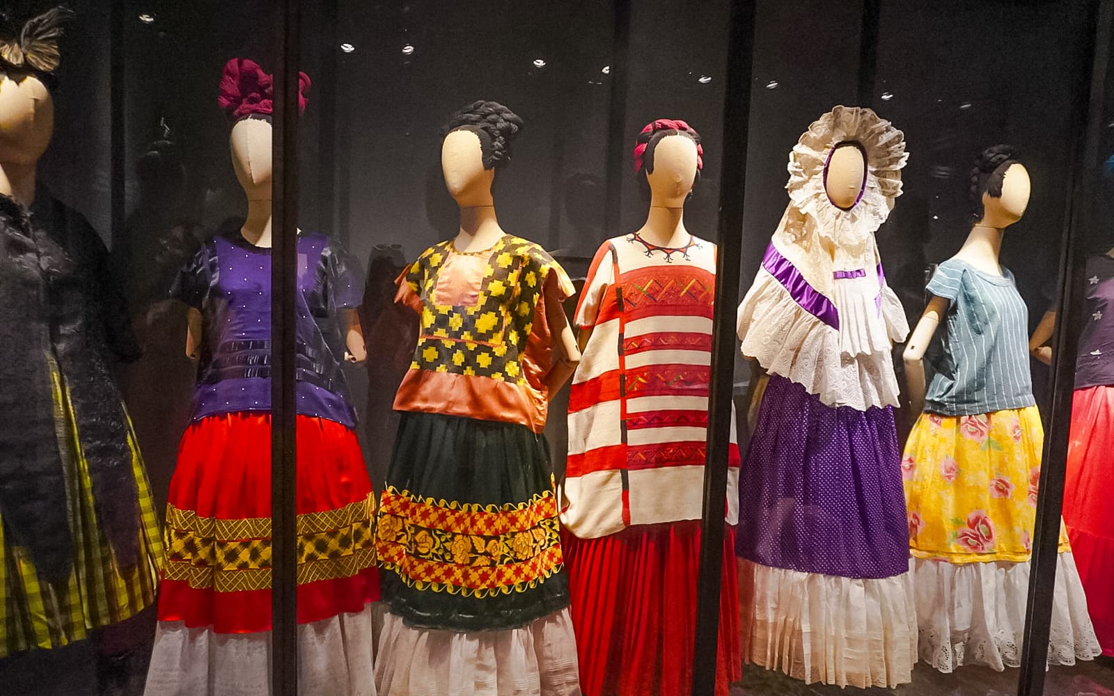 From Mexico City: Frida Kahlo Museum and Xochimilco Premium Tour tickets in Mexico City - Features | TickYourList