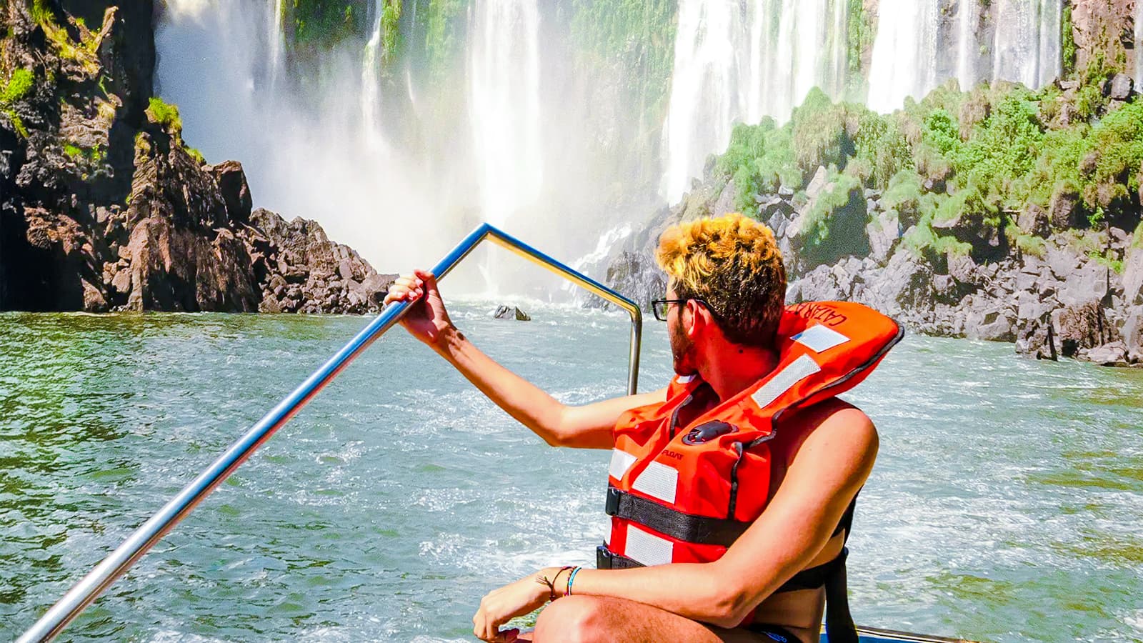 From Puerto Iguazú: Iguazú Falls Argentina Side Tour with Boat Ride, Entry & Transfers