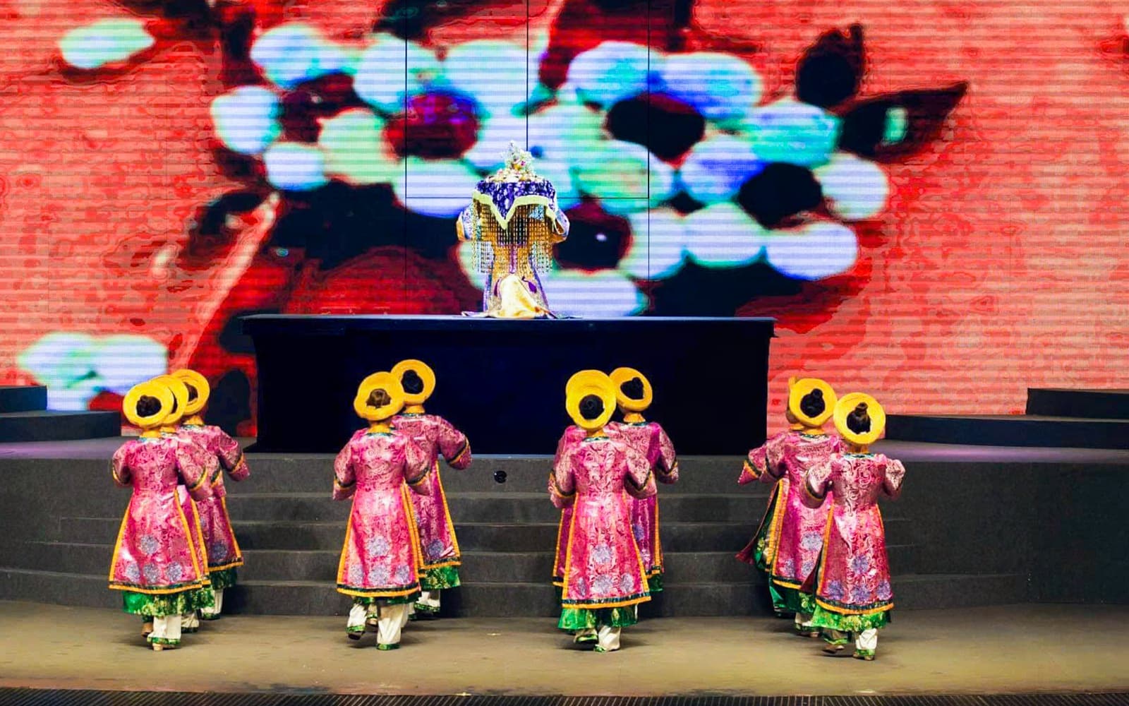 Combo: Da Nang Downtown + Traditional Night Show Tickets in Da Nang - Features | TickYourList