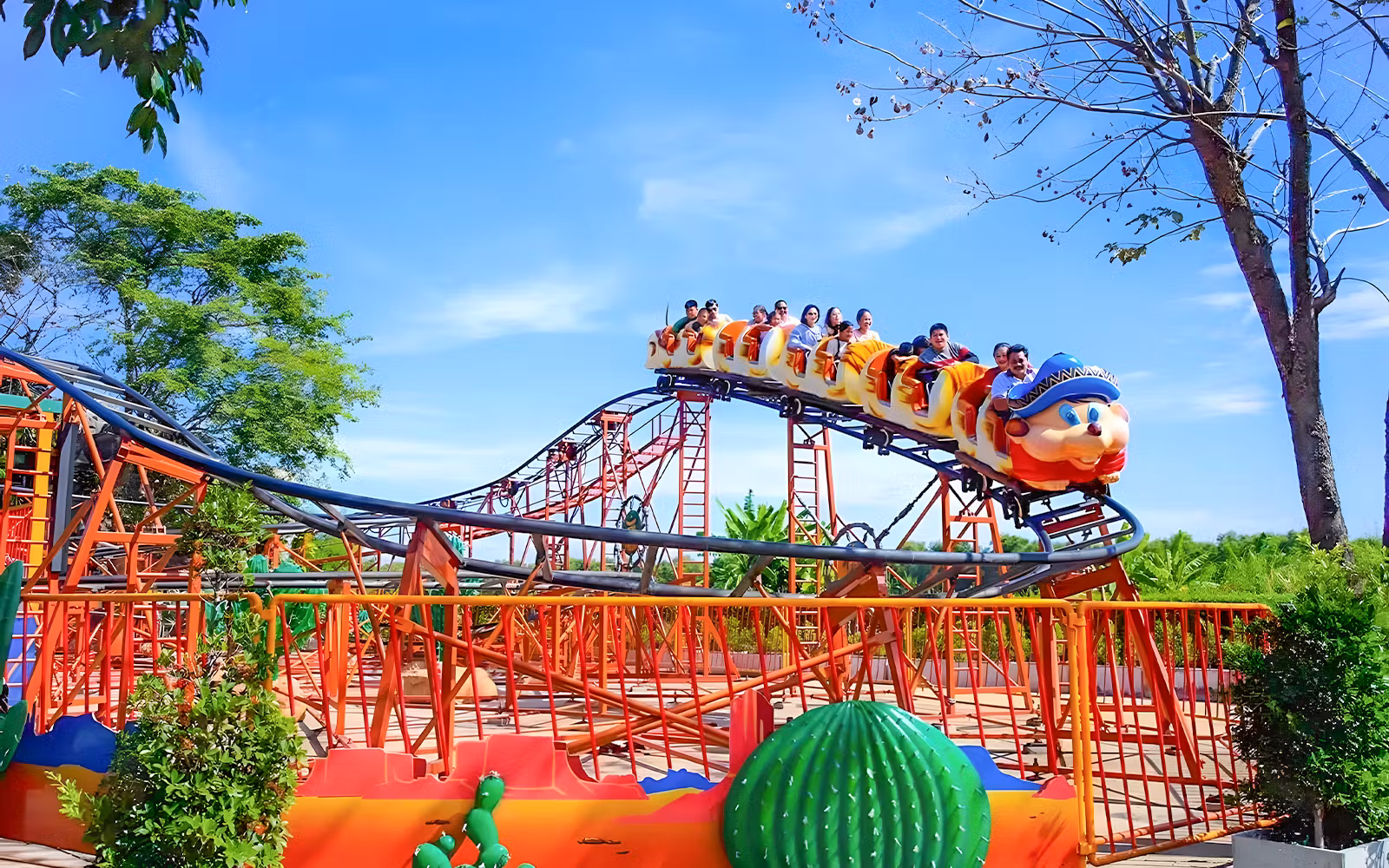 Dream World Super Visa with Unlimted Rides & Snow Town Visit tickets in Bangkok - Highlights | TickYourList