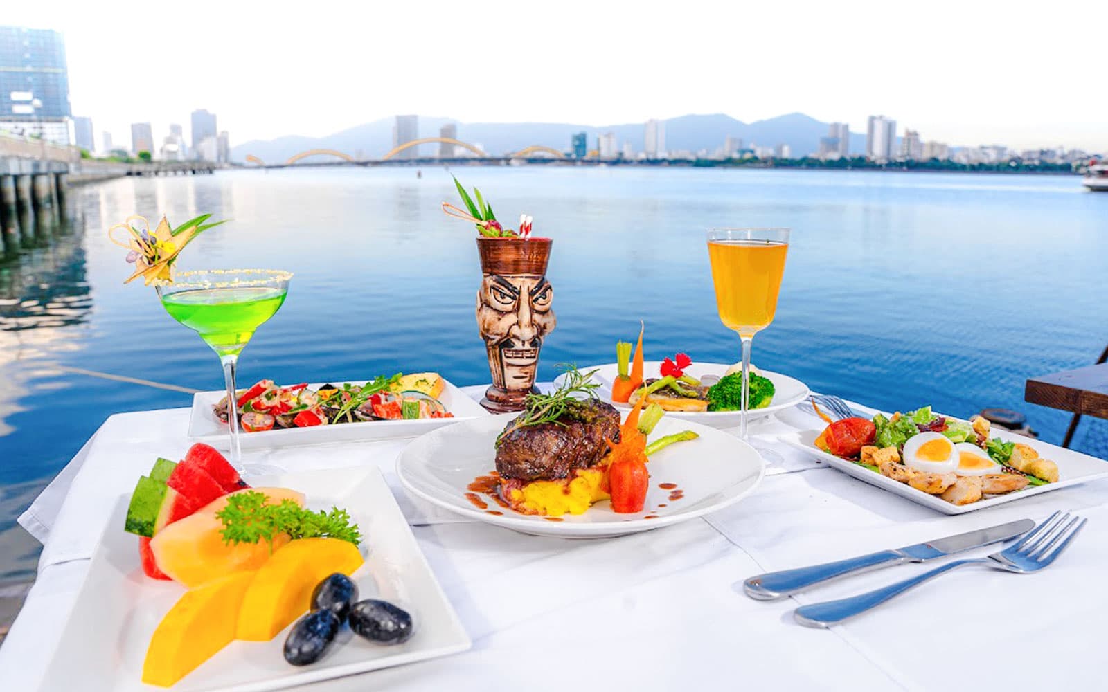 Da Nang: Poseidon Night Cruise on Han River tickets in Da Nang - Features | TickYourList