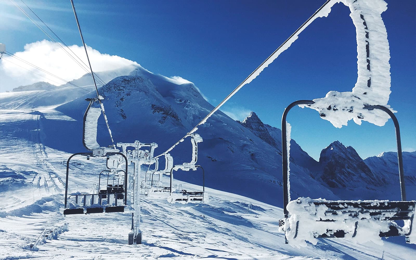 Shuttle Service from New Chitose Airport or Sapporo Hotels to Tomamu Ski Resort
