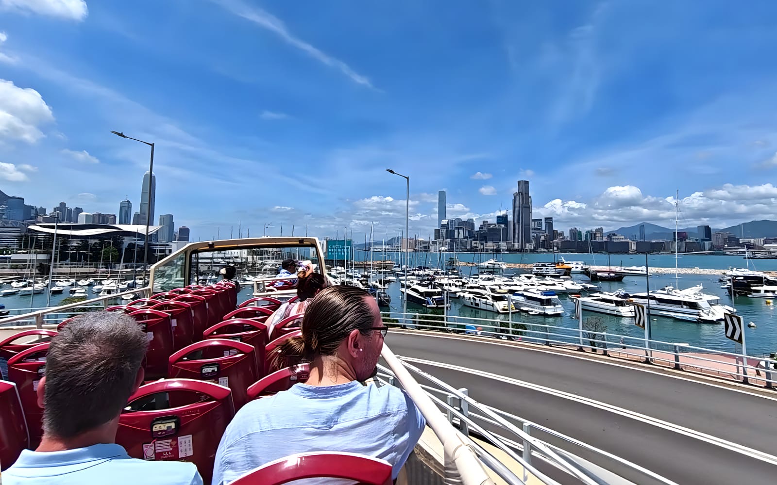 Big Bus: Hong Kong Hop-on Hop-off Bus Tour with Victoria Harbor Ferry Transfer tickets in Hong Kong - Highlights | TickYourList