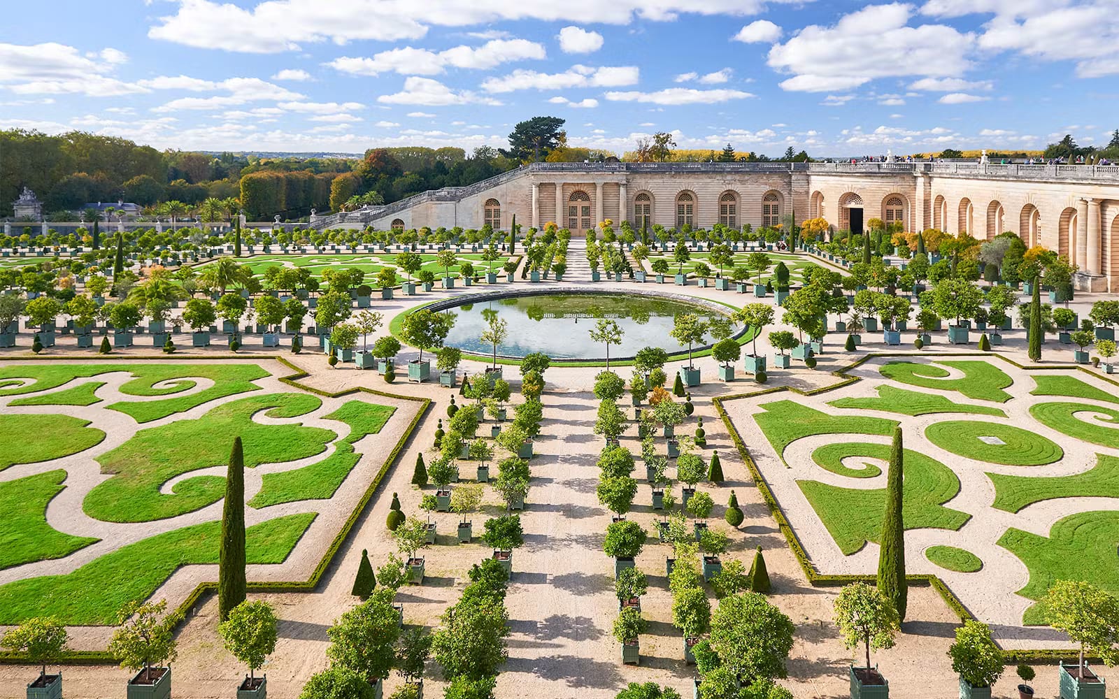 1f2160d599c22646deae16ae5591670c-Versailles Gardens.avif