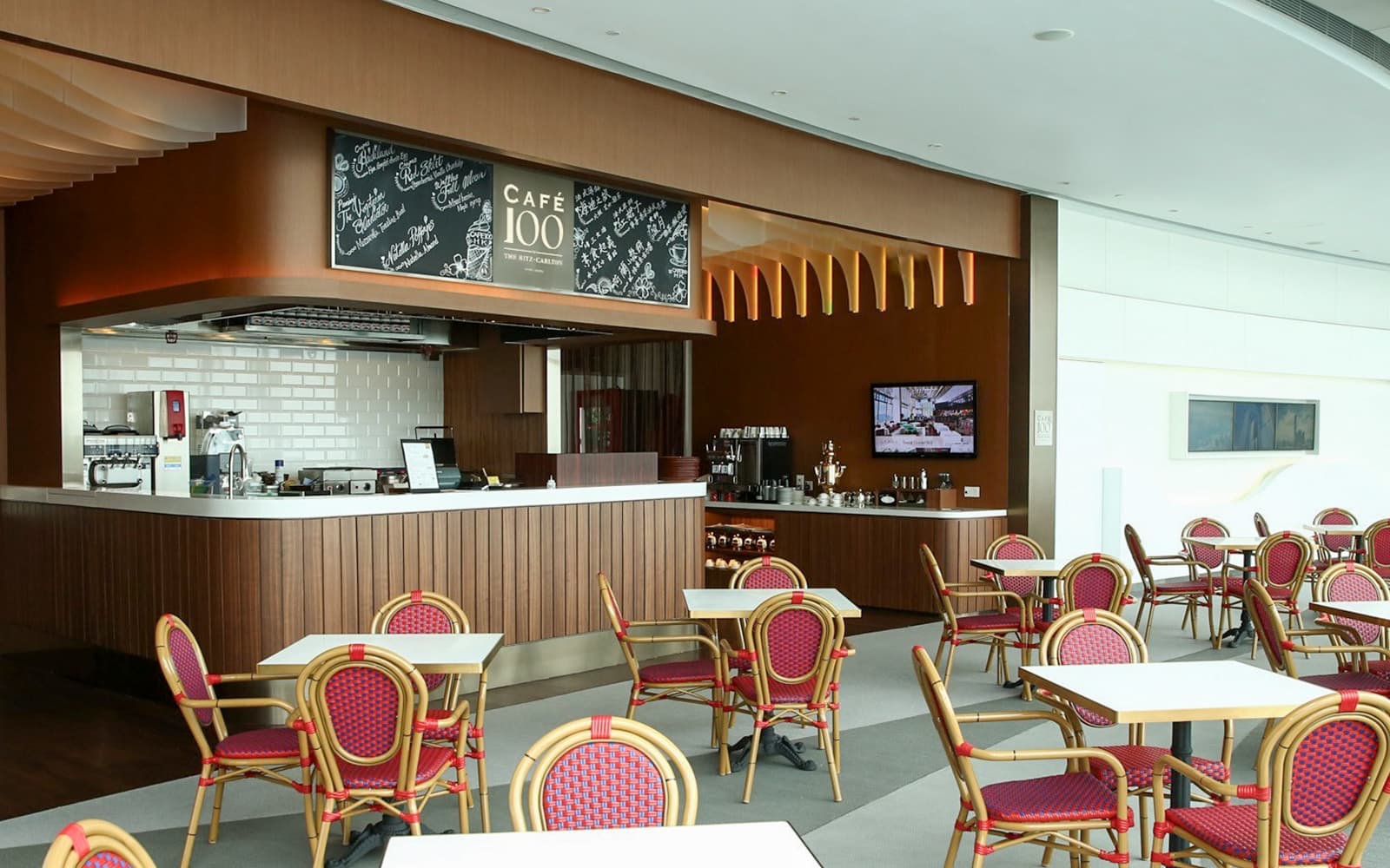 Sky100 Observation Deck Tickets With Optional Dining Packages in Hong Kong - Features | TickYourList