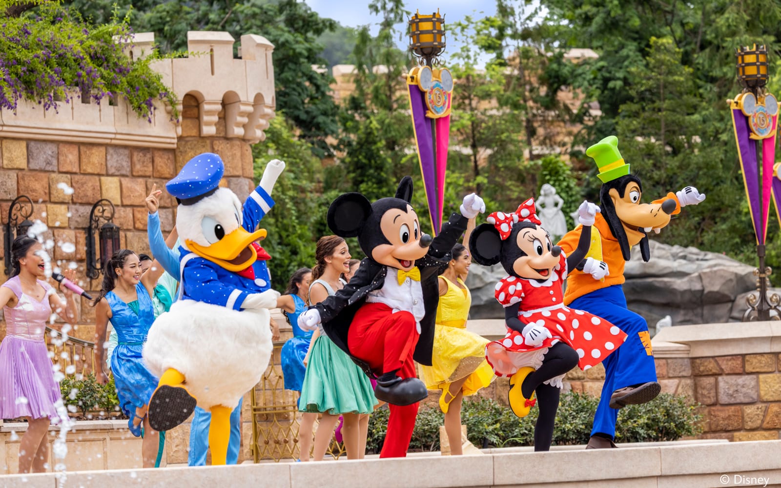 Disneyland: Entry Tickets with Meal Vouchers (Save Up to HK$50 on Dining) experience in Hong Kong | TickYourList