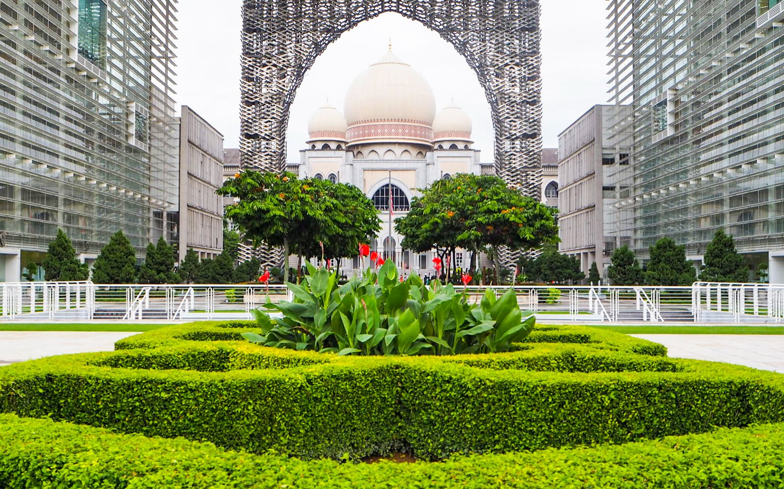 From Kuala Lumpur: Day Tour of Batu Caves & Kuala Lumpur City with Transfers tickets in Kuala Lumpur - Features | TickYourList